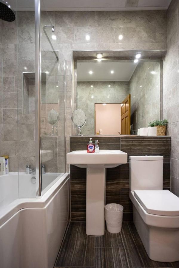 Blackfriars Residence - Beautiful Home Edinburg Exteriör bild