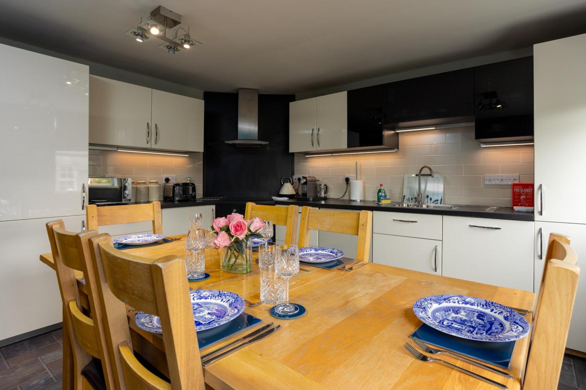 Blackfriars Residence - Beautiful Home Edinburg Exteriör bild