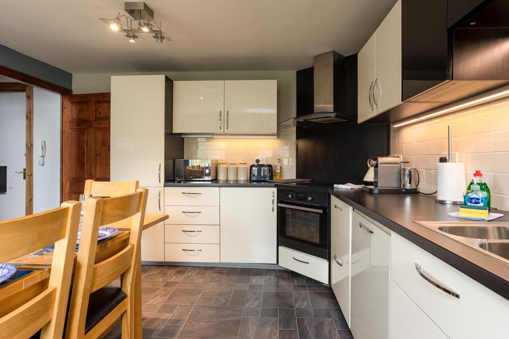 Blackfriars Residence - Beautiful Home Edinburg Exteriör bild
