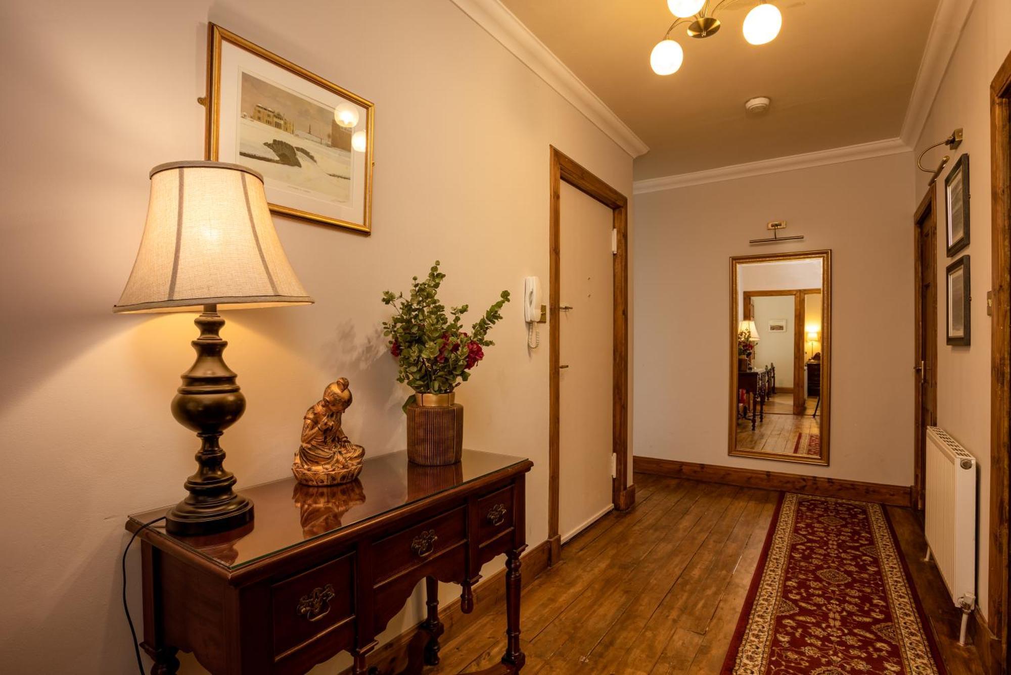 Blackfriars Residence - Beautiful Home Edinburg Exteriör bild